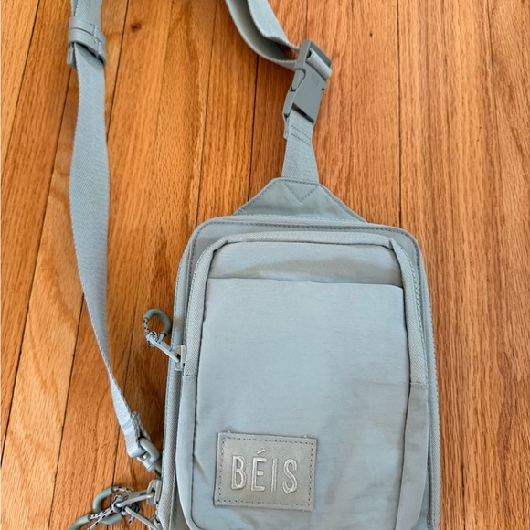 BEIS ~ The Sports Sling in blue Slate BÉIS Sport Sling bag - Picture 2 of 3